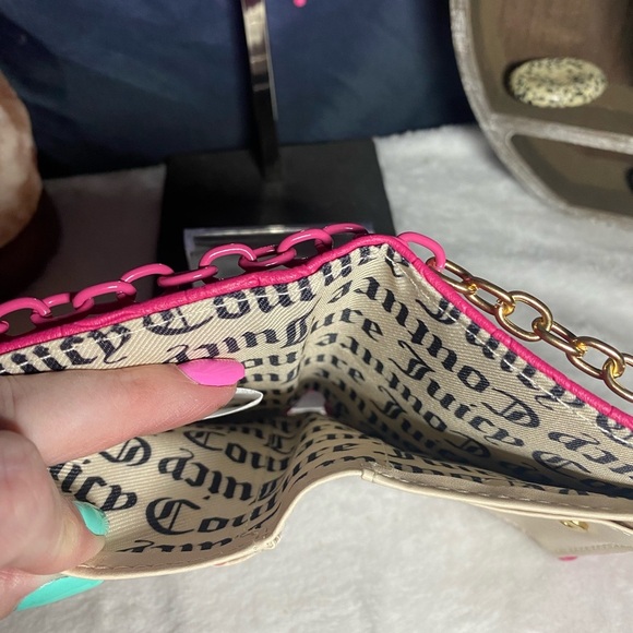 NWT Juicy Couture Pink Flash Embossed Bifold Wallet - Picture 4 of 5